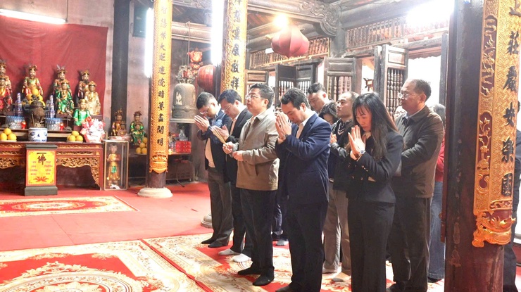 ĐẢNG ỦY – HĐND – UBND – UBMTTQ VIỆT NAM XÃ THIÊN LỘC TỔ CHỨC 4 ĐOÀN VIẾNG NGHĨA TRANG LIỆT SỸ- Ảnh 10.