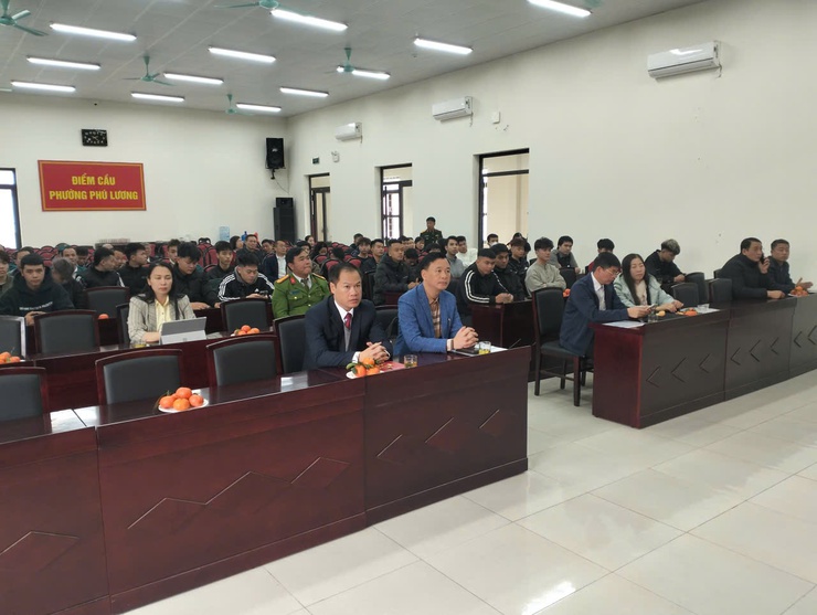 Phú Lương: Ấm áp buổi gặp mặt quân nhân xuất ngũ và công dân chuẩn bị lên đường nhập ngũ năm 2026- Ảnh 1.