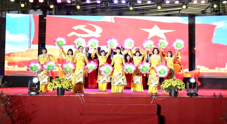 Hội diễn văn nghệ quần chúng chào mừng thành công Đại hội đại biểu toàn quốc lần thứ XIV của Đảng, chào xuân Bính Ngọ 2026- Ảnh 10.