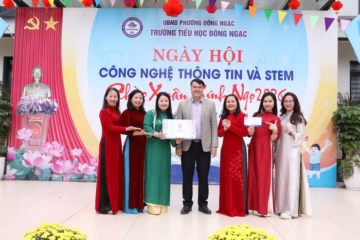 TƯNG BỪNG NGÀY HỘI CÔNG NGHỆ THÔNG TIN VÀ STEM – CHÀO XUÂN BÍNH NGỌ 2026 CỦA TRƯỜNG TIỂU HỌC ĐÔNG NGẠC- Ảnh 6.