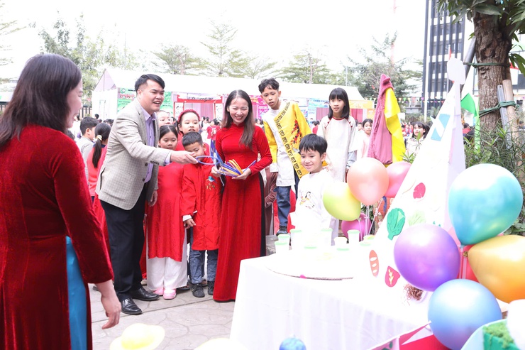 TƯNG BỪNG NGÀY HỘI CÔNG NGHỆ THÔNG TIN VÀ STEM – CHÀO XUÂN BÍNH NGỌ 2026 CỦA TRƯỜNG TIỂU HỌC ĐÔNG NGẠC- Ảnh 10.