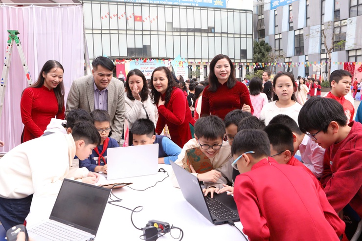 TƯNG BỪNG NGÀY HỘI CÔNG NGHỆ THÔNG TIN VÀ STEM – CHÀO XUÂN BÍNH NGỌ 2026 CỦA TRƯỜNG TIỂU HỌC ĐÔNG NGẠC- Ảnh 11.