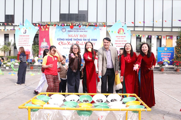 TƯNG BỪNG NGÀY HỘI CÔNG NGHỆ THÔNG TIN VÀ STEM – CHÀO XUÂN BÍNH NGỌ 2026 CỦA TRƯỜNG TIỂU HỌC ĐÔNG NGẠC- Ảnh 7.