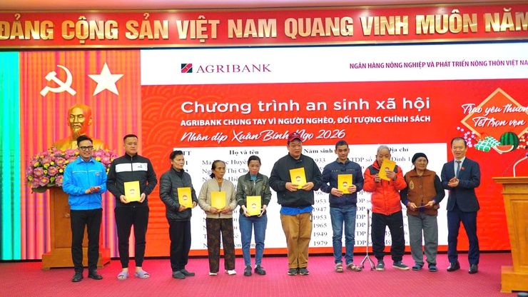 Phường Từ Liêm tổ chức chương trình tặng quà Tết cho các gia đình có hoàn cảnh khó khăn nhân dịp Xuân 2026- Ảnh 5.