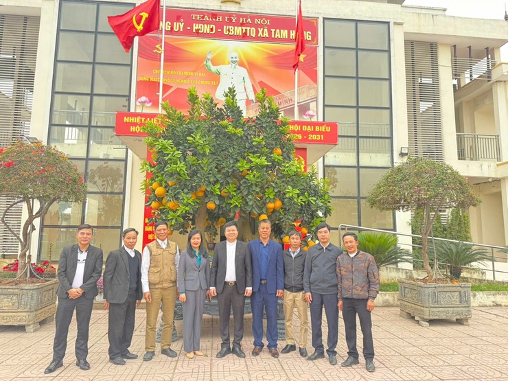 Linh mục Nguyễn Ngọc Thanh - Giáo xứ Đàn Giản thăm, chúc Tết Đảng ủy xã Tam Hưng nhân dịp Xuân mới 2026- Ảnh 4.