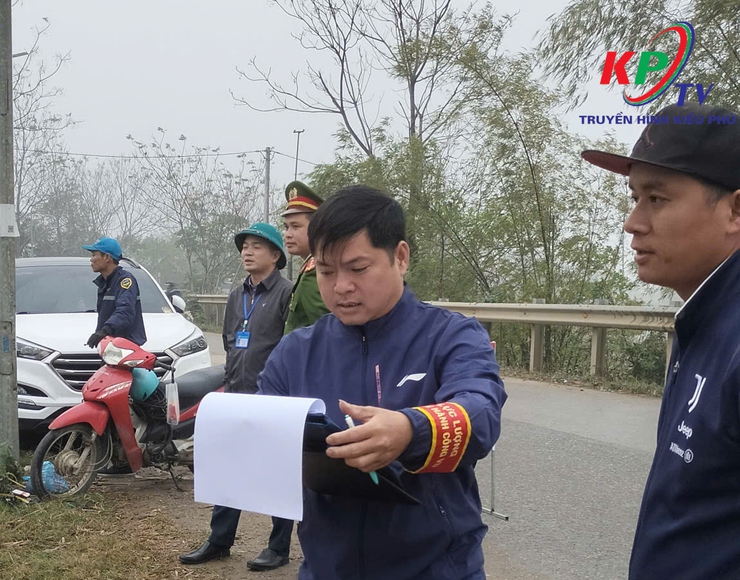 Xã Kiều Phú ra quân cưỡng chế 2 công trình vi phạm trật tự xây dựng trên đất công tại thôn Đĩnh Tú- Ảnh 1.