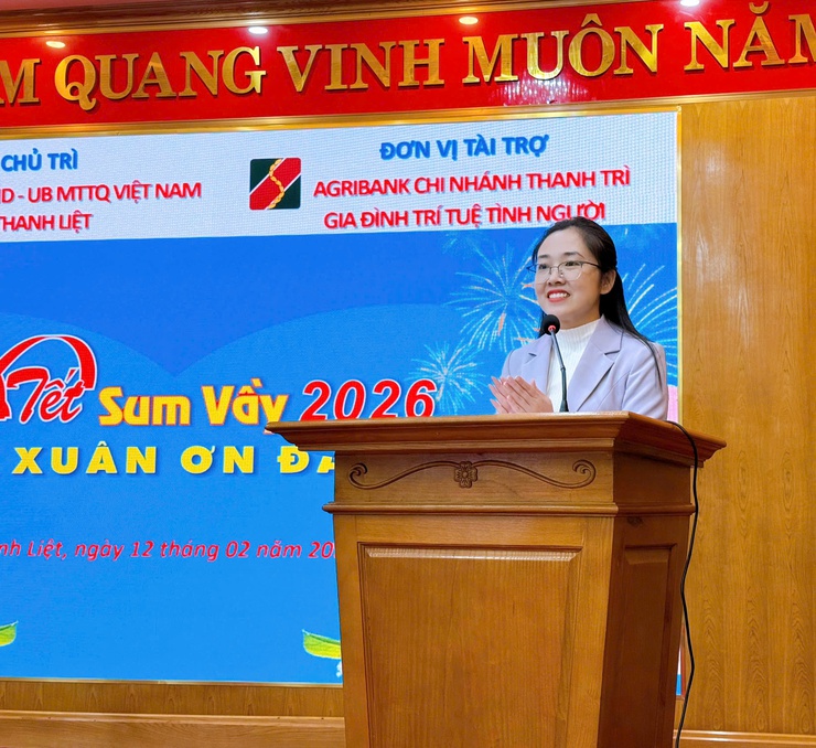Thanh Liệt: Trao hơn 600 suất quà tới gia đình chính sách, người cao tuổi có hoàn cảnh đặc biệt khó khăn trên địa bàn- Ảnh 2.