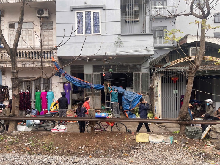 PHƯỜNG ĐÔNG NGẠC RA QUÂN XỬ LÝ VI PHẠM TRẬT TỰ VĂN MINH ĐÔ THỊ, AN TOÀN GIAO THÔNG, VỆ SINH MÔI TRƯỜNG
PHỤC VỤ TẾT NGUYÊN ĐÁN BÍNH NGỌ NĂM 2026
- Ảnh 9.