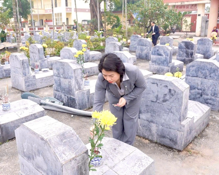 ĐẢNG ỦY – HĐND – UBND – UBMTTQ VIỆT NAM XÃ THIÊN LỘC TỔ CHỨC 4 ĐOÀN VIẾNG NGHĨA TRANG LIỆT SỸ- Ảnh 30.