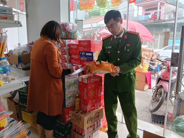 ỨNG HÒA TĂNG CƯỜNG KIỂM TRA BẢO ĐẢM AN TOÀN THỰC PHẨM DỊP TẾT NGUYÊN ĐÁN NĂM 2026- Ảnh 1.