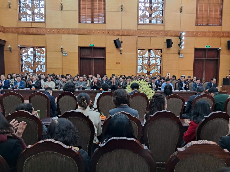 Phường Tây Hồ: Gặp mặt cán bộ chủ chốt nhân dịp Tết Nguyên đán Bính Ngọ 2026- Ảnh 1.