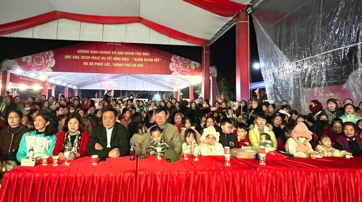 Hội Liên hiệp Phụ nữ xã Phúc Lộc tổ chức Chương trình văn nghệ "Giai điệu mùa xuân – Thắm tình đoàn kết"- Ảnh 1.