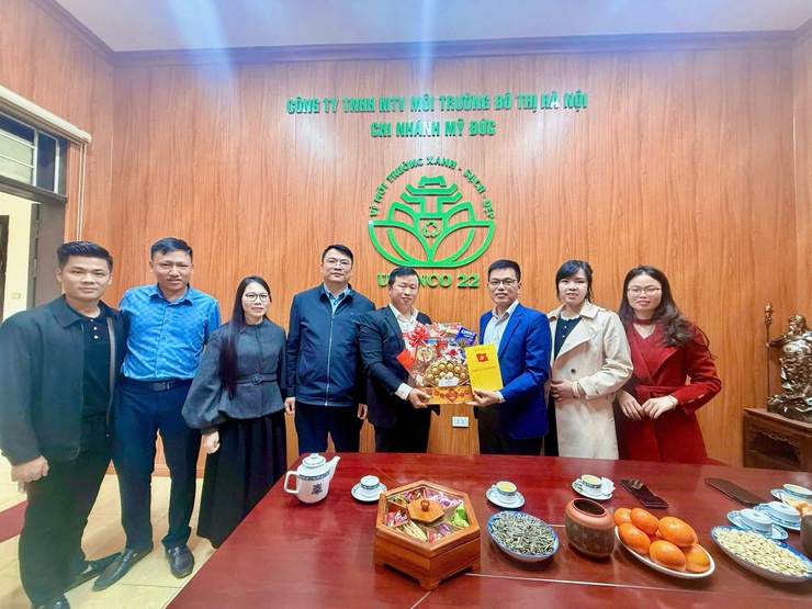 CÁC ĐỒNG CHÍ THƯỜNG TRỰC ĐẢNG ỦY XÃ DÂN HÒA THĂM, CHÚC TẾT CÁC ĐƠN VỊ TRÊN ĐỊA BÀN NHÂN DỊP XUÂN BÍNH NGỌ 2026- Ảnh 2.