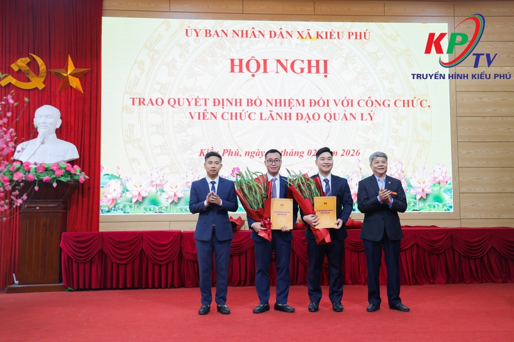 UBND XÃ KIỀU PHÚ TỔ CHỨC HỘI NGHỊ TRAO QUYẾT ĐỊNH VỀ CÔNG TÁC CÁN BỘ THÁNG 02 NĂM 2026- Ảnh 3.