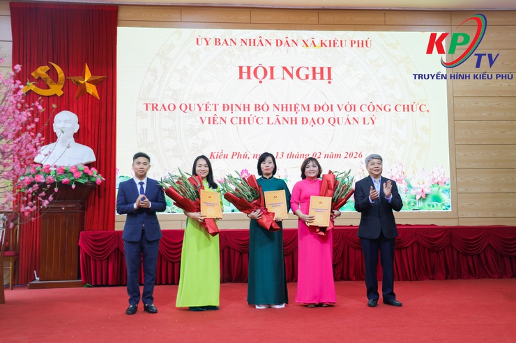 UBND XÃ KIỀU PHÚ TỔ CHỨC HỘI NGHỊ TRAO QUYẾT ĐỊNH VỀ CÔNG TÁC CÁN BỘ THÁNG 02 NĂM 2026- Ảnh 4.