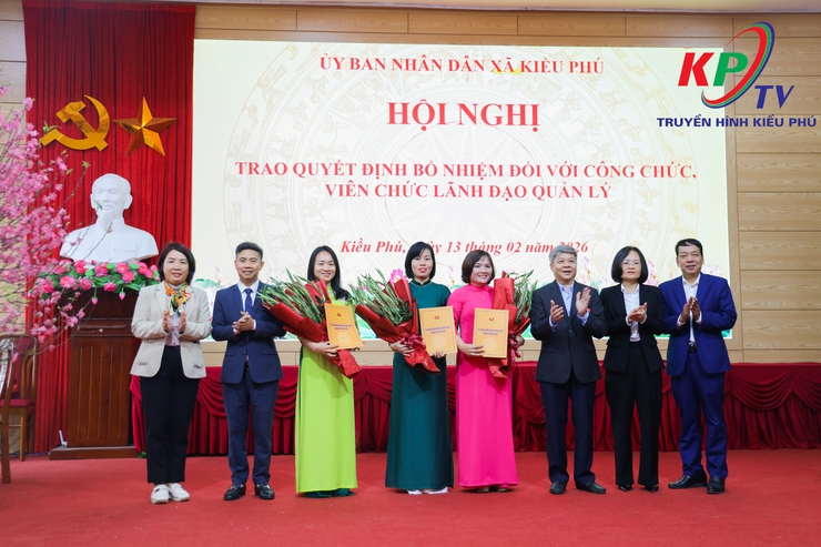 UBND XÃ KIỀU PHÚ TỔ CHỨC HỘI NGHỊ TRAO QUYẾT ĐỊNH VỀ CÔNG TÁC CÁN BỘ THÁNG 02 NĂM 2026- Ảnh 6.