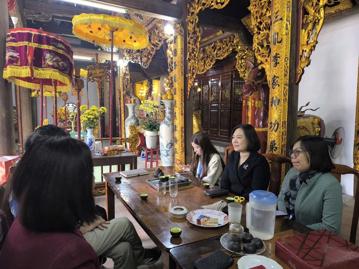 UBND phường Long Biên kiểm tra nếp sống văn minh tại các cơ sở thờ tự nhân dịp Tết Nguyên đán Bính Ngọ 2026- Ảnh 2.