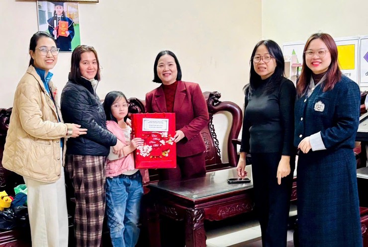 HOẠT ĐỘNG NHÂN ĐẠO SẺ CHIA CỦA THẦY VÀ TRÒ
TRƯỜNG TIỂU HỌC TRẦN PHÚ TRONG DỊP TẾT BÍNH NGỌ 2026- Ảnh 9.