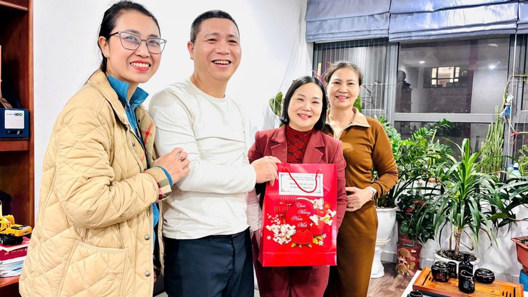 HOẠT ĐỘNG NHÂN ĐẠO SẺ CHIA CỦA THẦY VÀ TRÒ
TRƯỜNG TIỂU HỌC TRẦN PHÚ TRONG DỊP TẾT BÍNH NGỌ 2026- Ảnh 10.