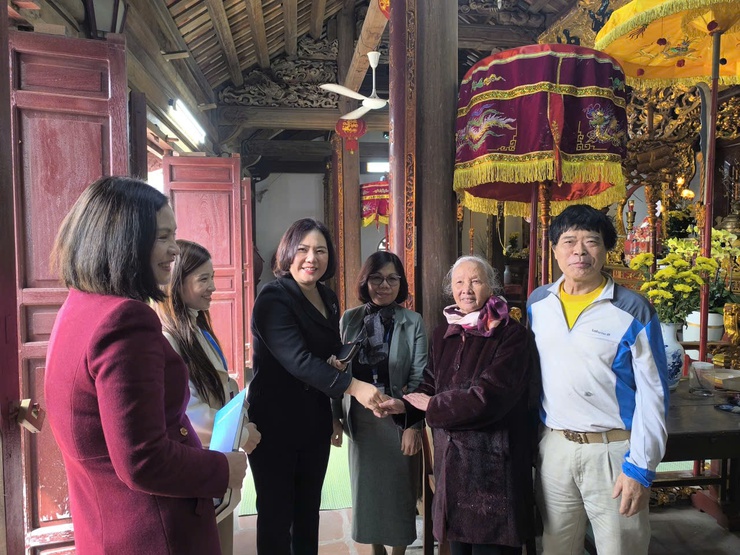 UBND phường Long Biên kiểm tra nếp sống văn minh tại các cơ sở thờ tự nhân dịp Tết Nguyên đán Bính Ngọ 2026- Ảnh 1.