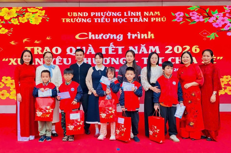 HOẠT ĐỘNG NHÂN ĐẠO SẺ CHIA CỦA THẦY VÀ TRÒ
TRƯỜNG TIỂU HỌC TRẦN PHÚ TRONG DỊP TẾT BÍNH NGỌ 2026- Ảnh 2.