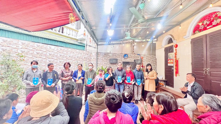 Ủy ban MTTQ Việt Nam phường Bạch Mai tổ chức Chương trình “Xuân nhân ái - Tết sẻ chia” tặng quà bệnh nhân tại Xóm Chạy Thận nhân dịp Tết Nguyên đán Bính Ngọ 2026.- Ảnh 2.