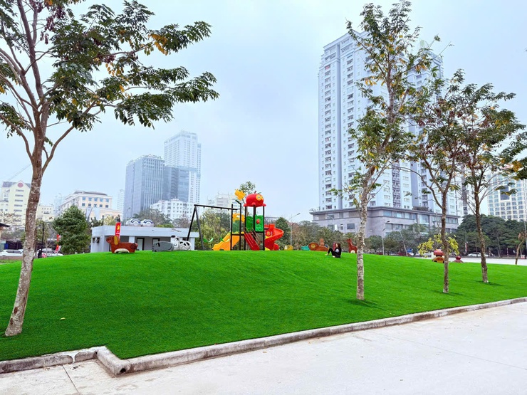 CẦU GIẤY: DIỆN MẠO MỚI - ĐIỂM ĐẾN RỰC RỠ SẮC XUÂN - SẴN SÀNG PHỤC VỤ NHÂN DÂN VUI TẾT BÍNH NGỌ- Ảnh 11.