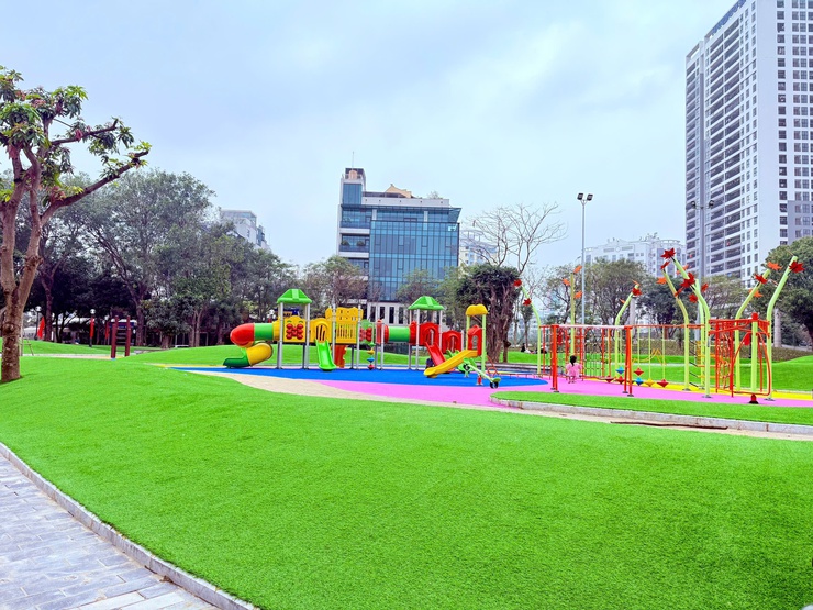 CẦU GIẤY: DIỆN MẠO MỚI - ĐIỂM ĐẾN RỰC RỠ SẮC XUÂN - SẴN SÀNG PHỤC VỤ NHÂN DÂN VUI TẾT BÍNH NGỌ- Ảnh 13.