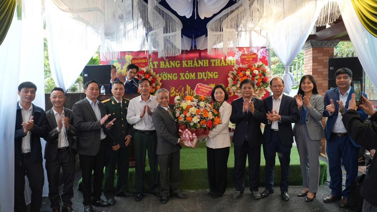 Lễ cắt băng khánh thành công trình đường xóm Dựng - Ảnh 1.