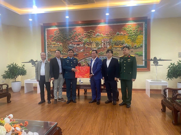 Phường Long Biên chúc Tết Nguyên đán Bính Ngọ 2026 các đơn vị trên địa bàn- Ảnh 3.