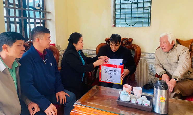 HỘI NÔNG DÂN XÃ ỨNG HÒA TRAO TẶNG QUÀ TẾT TẠI CÁC HỘI VIÊN CÓ HOÀN CẢNH KHÓ KHĂN- Ảnh 2.