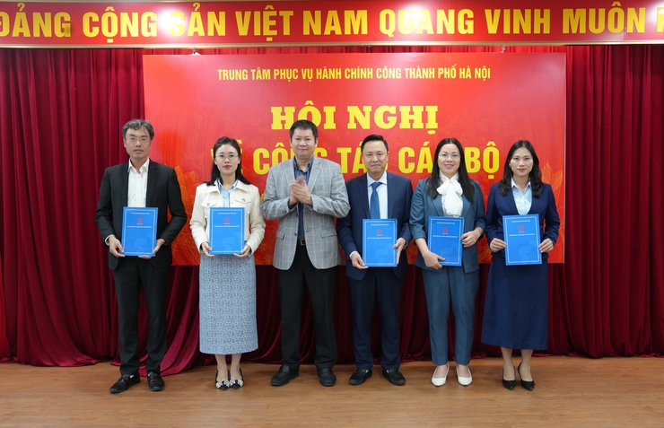 Kiện toàn đội ngũ lãnh đạo, tạo khí thế mới cho năm công tác 2026 tại Trung tâm Phục vụ hành chính công thành phố Hà Nội- Ảnh 1.