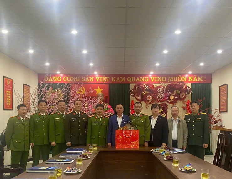 Phường Long Biên chúc Tết Nguyên đán Bính Ngọ 2026 các đơn vị trên địa bàn- Ảnh 2.