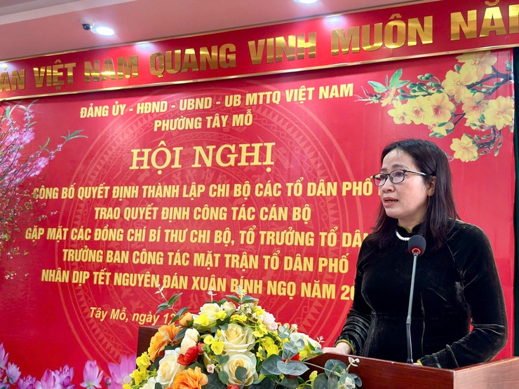 Đảng ủy phường Tây Mỗ công bố và trao quyết định về công tác cán bộ- Ảnh 4.