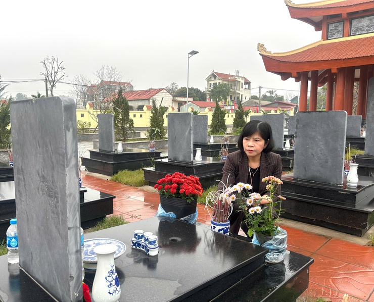 Lãnh đạo xã Phúc Lộc dâng hương tưởng niệm các anh hùng Liệt sĩ nhân dịp Tết Nguyên đán Bính Ngọ 2026- Ảnh 4.