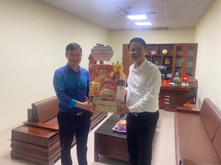 Phường Long Biên chúc Tết Nguyên đán Bính Ngọ 2026 các đơn vị trên địa bàn- Ảnh 8.