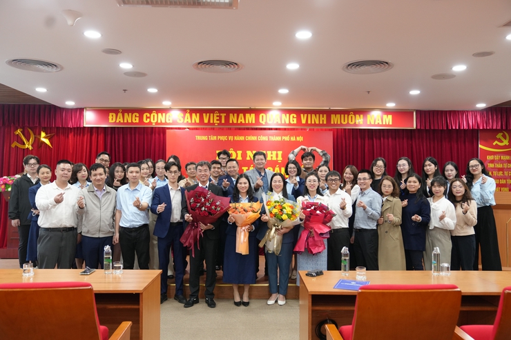 Kiện toàn đội ngũ lãnh đạo, tạo khí thế mới cho năm công tác 2026 tại Trung tâm Phục vụ hành chính công thành phố Hà Nội- Ảnh 4.