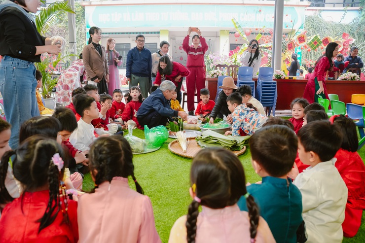 Lễ hội gói bánh chưng mang “Xuân yêu thương” đến học sinh Trường Mầm non Phụng Châu- Ảnh 14.