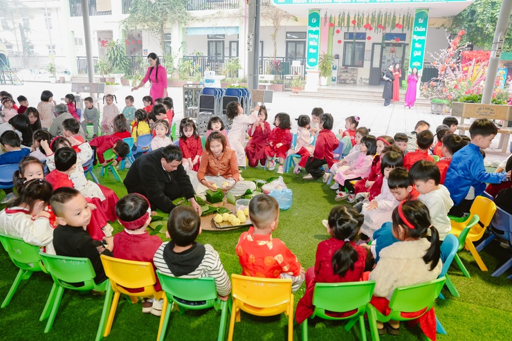 Lễ hội gói bánh chưng mang “Xuân yêu thương” đến học sinh Trường Mầm non Phụng Châu- Ảnh 17.