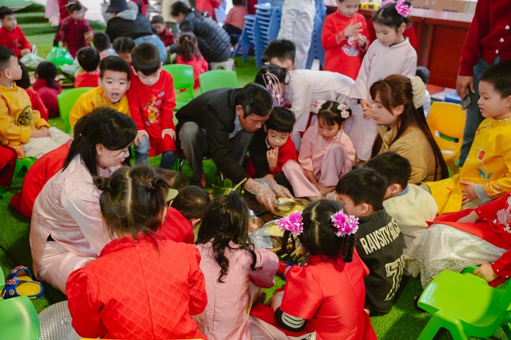 Lễ hội gói bánh chưng mang “Xuân yêu thương” đến học sinh Trường Mầm non Phụng Châu- Ảnh 19.