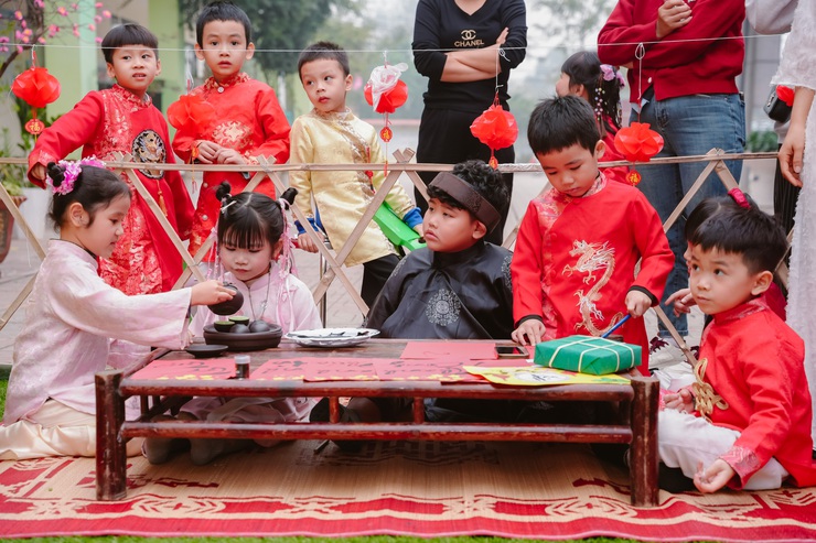 Lễ hội gói bánh chưng mang “Xuân yêu thương” đến học sinh Trường Mầm non Phụng Châu- Ảnh 30.
