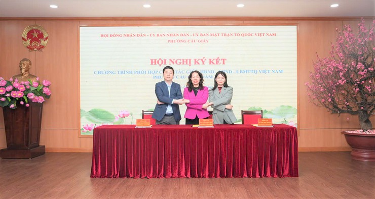 Thường trực HĐND - UBND - Ủy ban MTTQ phường Cầu Giấy ký kết chương trình phối hợp- Ảnh 3.