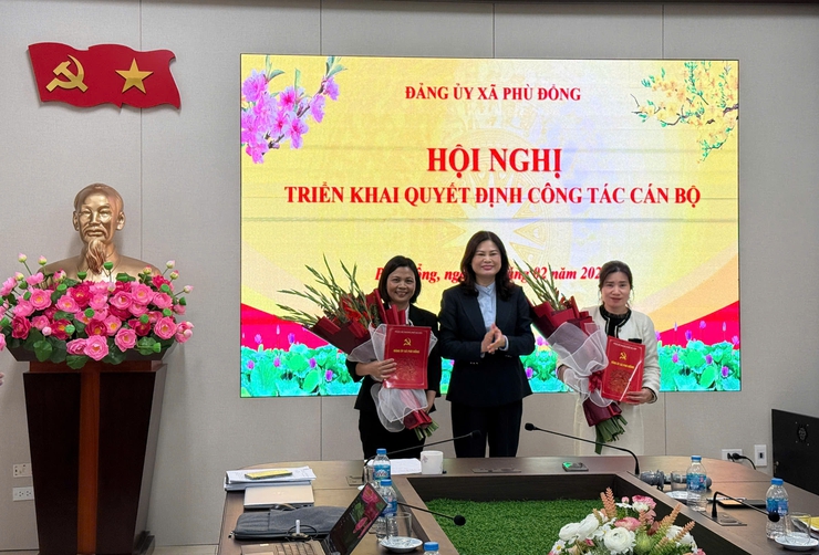 Đảng ủy xã Phù Đổng tổ chức Hội nghị triển khai quyết định công tác cán bộ nhiệm kỳ 2025–2030- Ảnh 2.