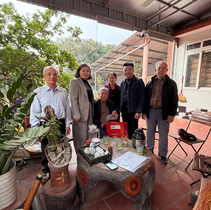 Ủy ban MTTQ Việt Nam xã và Hội Chữ thập đỏ xã trao quà tết cho hộ có hoàn cảnh khó khăn, cựu thanh niên xung phong và người nhiễm chất độc da cam dioxin- Ảnh 5.