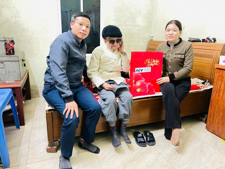 Ủy ban MTTQ Việt Nam xã và Hội Chữ thập đỏ xã trao quà tết cho hộ có hoàn cảnh khó khăn, cựu thanh niên xung phong và người nhiễm chất độc da cam dioxin- Ảnh 17.