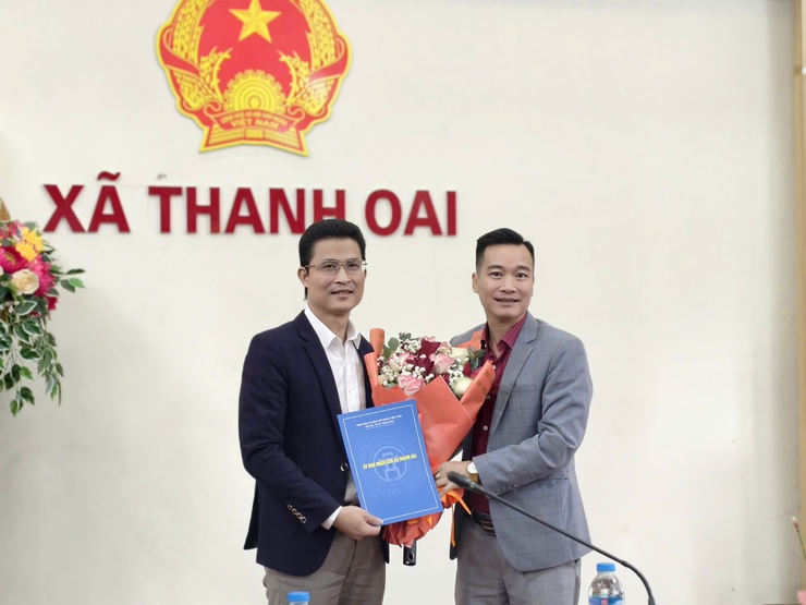 Xã Thanh Oai công bố Quyết định điều động, bổ nhiệm Phó Giám đốc Ban Quản lý dự án đầu tư hạ tầng- Ảnh 1.