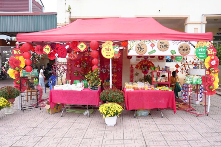 TRƯỜNG TH KIM BÀI: RỘN RÀNG HỘI CHỢ XUÂN– LAN TỎA YÊU THƯƠNG, GÌN GIỮ NÉT ĐẸP TRUYỀN THỐNG- Ảnh 3.