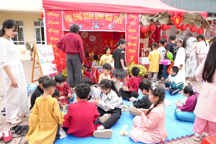 TRƯỜNG TH KIM BÀI: RỘN RÀNG HỘI CHỢ XUÂN– LAN TỎA YÊU THƯƠNG, GÌN GIỮ NÉT ĐẸP TRUYỀN THỐNG- Ảnh 5.