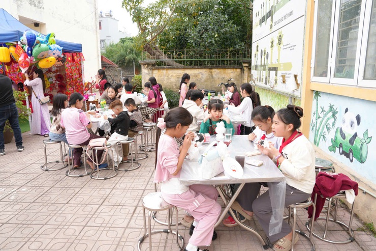 TRƯỜNG TH KIM BÀI: RỘN RÀNG HỘI CHỢ XUÂN– LAN TỎA YÊU THƯƠNG, GÌN GIỮ NÉT ĐẸP TRUYỀN THỐNG- Ảnh 8.