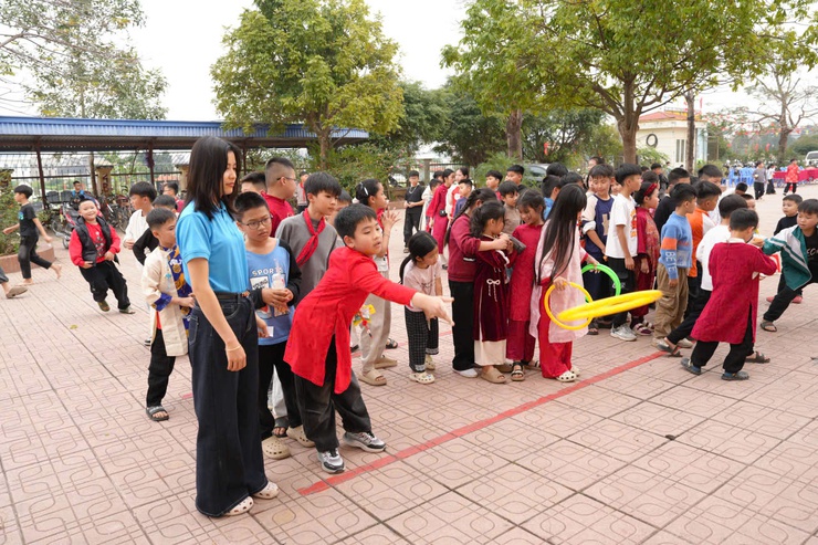 TRƯỜNG TH KIM BÀI: RỘN RÀNG HỘI CHỢ XUÂN– LAN TỎA YÊU THƯƠNG, GÌN GIỮ NÉT ĐẸP TRUYỀN THỐNG- Ảnh 9.